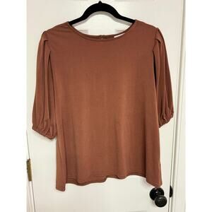 Nordstrom rack size large burnt orange/brown top 
With keyhole detail in back.